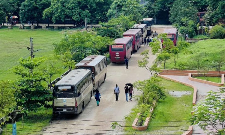 বিসিএস পরীক্ষার্থীদের যাতায়াতে বাস দিচ্ছে নজরুল বিশ্ববিদ্যালয়