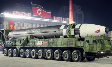 যুক্তরাষ্ট্রে আঘাত হানতে সক্ষম ক্ষেপণাস্ত্র প্রদর্শন করল উত্তর কোরিয়া