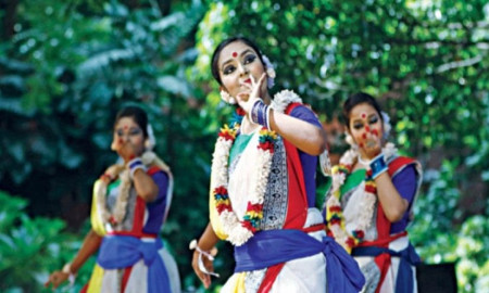 ঢাবিতে শরৎ উৎসব হচ্ছে, থাকছে না আগের আয়োজকরা