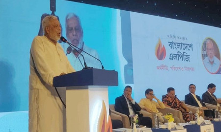এলপিজি সিলিন্ডারের দাম ১ হাজার টাকার মধ্যে হওয়া উচিত: জ্বালানি উপদেষ্টা