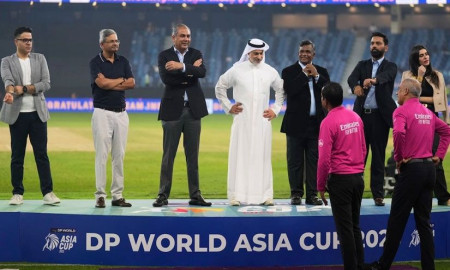 এশিয়া কাপ ট্রফি বিতর্কে ছাঁটাইয়ের পথে মহসিন নাকভি!