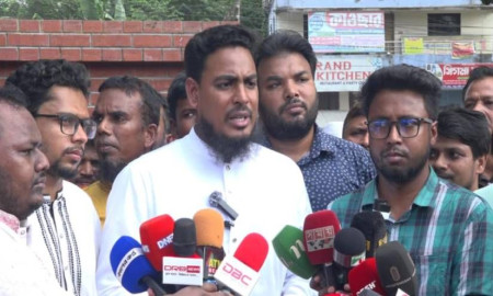 যেনতেনভাবে ক্ষমতা হস্তান্তরের মধ্য দিয়ে উপদেষ্টাদের দায়মুক্তি সম্ভব নয়: আখতার