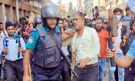 আটক শিক্ষকদের ছেড়ে দিল পুলিশ