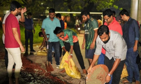 বেহাল রাস্তা সংস্কারের ব্যতিক্রমী উদ্যোগ শেকৃবি ছাত্রদলের