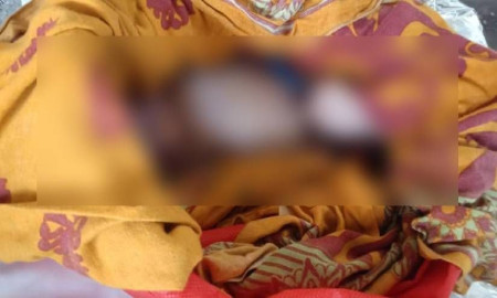 পলিথিন দেখে চিৎকার করছিল কুকুর, খুলে মিলল নবজাতকের মরদেহ