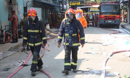 রাসায়নিকের আগুন নেভাতে সময় লাগবে: ফায়ার সার্ভিস