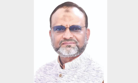 ১৯ দিনের ইতালি-লন্ডন সফরে ঢাবি ভিসি অধ্যাপক নিয়াজ আহমদ খান