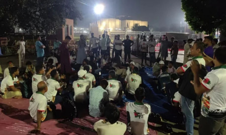 জুলাই যোদ্ধাদের আইনি সুরক্ষার দাবিতে রাতে সংসদ ভবনের সামনে বিক্ষোভ