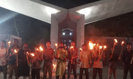 তিস্তা মহাপরিকল্পনা বাস্তবায়নের দাবিতে বেরোবিতে মশাল মিছিল