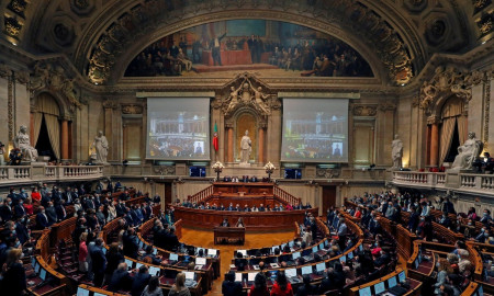 পর্তুগালের পার্লামেন্টে নিকাব নিষিদ্ধের বিল পাস