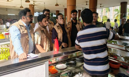 শিক্ষার্থীদের নিরাপদ খাবার নিশ্চিতে ক্যান্টিন পরিদর্শনে ডিআইইউ প্রক্টরিয়াল টিম