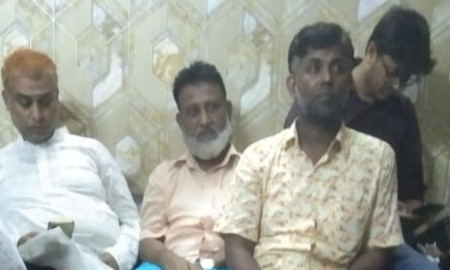 থানায় উপস্থিত নিহত জবি ছাত্রদল নেতার পরিবারের সদস্যরা, নেই ওসি