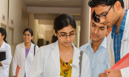 মেডিকেল ভর্তিতে কমতে পারে হাজারের বেশি আসন