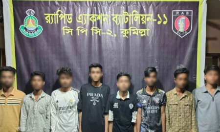 কুমিল্লা ভিক্টোরিয়া কলেজে নবীনবরণে সংঘর্ষ: অস্ত্রসহ গ্রেপ্তার ১৭