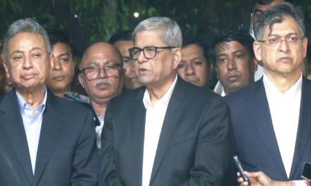 প্রধান উপদেষ্টার সঙ্গে সাক্ষাতে সরকারে থাকা ‘দলীয় লোকদের’ অপসারণ চেয়েছে বিএনপি