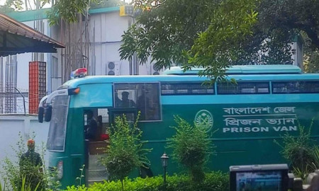 ১৫ সেনা কর্মকর্তা ট্রাইব্যুনাল ছাড়লেন শীতাতপ নিয়ন্ত্রিত প্রিজনভ্যানেই