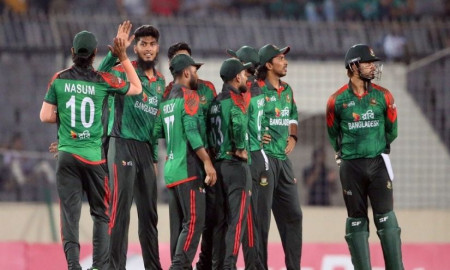 ব্যাটিংয়ে বাংলাদেশ, একাদশ অপরিবর্তিত