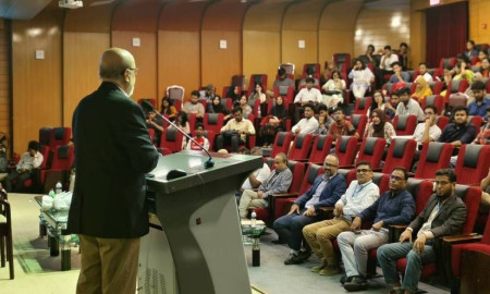 এনএসইউতে ‘ফার্মাসিস্টদের ভূমিকা’ বিষয়ক সেমিনার অনুষ্ঠিত