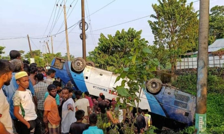 টাঙ্গুয়ার হাওরে ঘুরতে যাবার পথে প্রাণ হারালেন জবির সাবেক শিক্ষার্থী ও তার মেয়ে