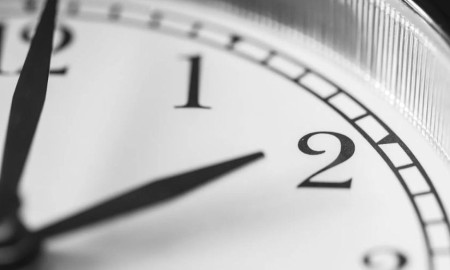 ইউরোপে ঘড়ির কাঁটা এক ঘণ্টা পেছাবে আজ