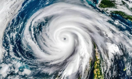 সমুদ্রে সতর্ক সংকেত, নিম্নচাপ রূপ নিতে পারে ঘূর্ণিঝড় ‘মন্থায়’