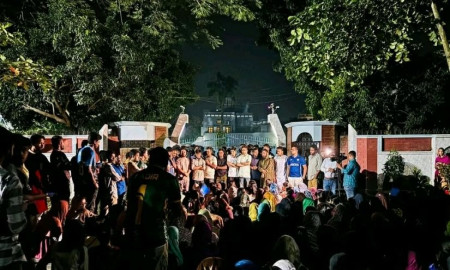 রাবি সুইমিংপুলে শিক্ষার্থীর মৃত্যু, উপাচার্যের বাসভবন ঘেরাও করে বিক্ষোভ