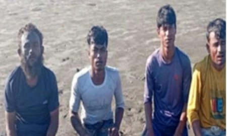 নাফ নদী থেকে নৌকাসহ চার জেলেকে ধরে নিয়ে গেছে আরাকান আর্মি