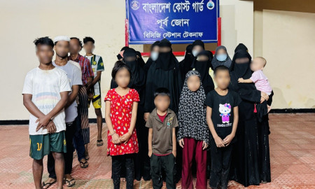 টেকনাফে মালয়েশিয়ায় পাচারকালে নারী-শিশুসহ ২৬ রোহিঙ্গা উদ্ধার