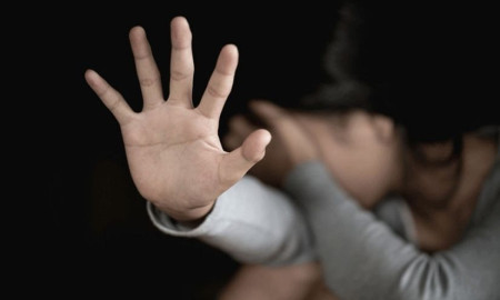 ফেসবুক বন্ধুর বাড়িতে বেড়াতে গিয়ে ধর্ষণের শিকার স্কুল ছাত্রী