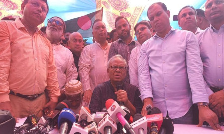 জুলাই সনদে বিএনপি যে পাতায় সই করেছে, সেটা নেই: রিজভী