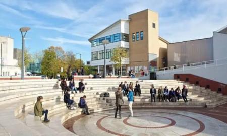 স্কলারশিপ নিয়ে পিএইচডি করুন যুক্তরাজ্যে, দেবে গবেষণা, প্রশিক্ষণ ও সহায়ক অনুদান