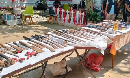 বিএনপি কর্মীর বাড়ি থেকে ১১টি বন্দুকসহ দেশীয় অস্ত্র উদ্ধার