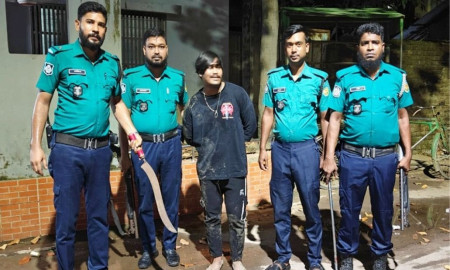 মোহাম্মদপুরের শীর্ষ ছিনতাইকারী পাঁয়তারা শাহিন গ্রেপ্তার