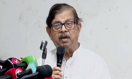 দেশ সংকটে, উদ্ধারে বিএনপিকে ভূমিকা নিতে হবে: মান্না