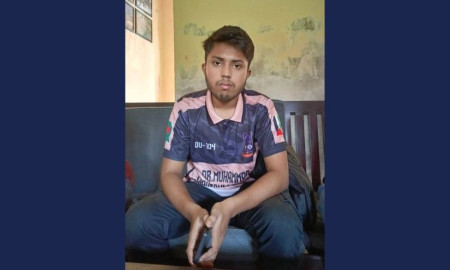 ঢাবিতে ভুয়া ছাত্র ধরা শিক্ষার্থী নিজেই ভুয়া