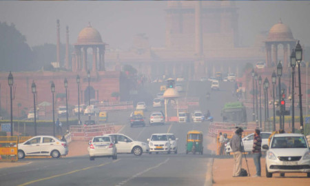 বায়ুদূষণে আজ শীর্ষে দিল্লি, ঢাকার অবস্থান কত?