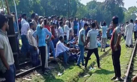 বিএনপির মনোনয়ন না পাওয়ায় রেলপথ অবরোধ, ট্রেন চলাচল বন্ধ