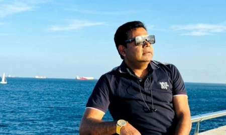 মনোনয়ন না পেলেও কেন প্রশংসায় ভাসছেন মনির খান?