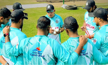 থাকছেন না সুজন, ঢাকার কোচে চমক!