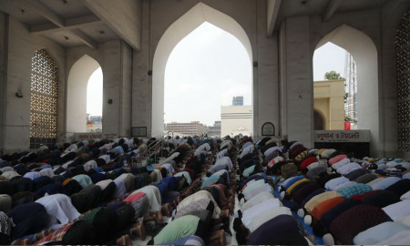 জুমার দিন যে পাঁচ কাজ ভুলেও করা যাবে না