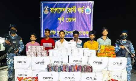 বিপুল পরিমাণ বার্মিজ পণ্যসহ ৬ পাচারকারীকে আটক কোস্ট গার্ডের