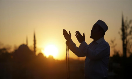 আল্লাহর নিকট যে পাঁচটি জিনিস সবসময় প্রার্থনা করা উচিৎ