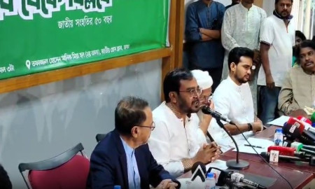 ‘শেখ হাসিনা ভারত ছাড়া অন্য দেশে গেলে বিপ্লবের সাফল্যে গ্লানি থাকত’