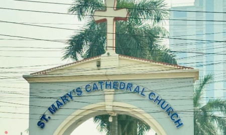 রাজধানীতে গির্জার ফটকে ককটেল বিস্ফোরণ