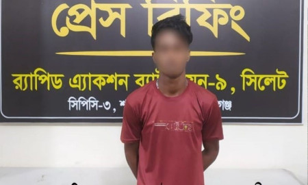 জুমার নামাজ পড়ার সময় ছুরিকাঘাতে হত্যা, মূলহোতা র‍্যাবের হাতে গ্রেপ্তার