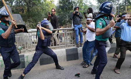 শিক্ষকদের ওপর হামলার প্রতিবাদে নতুন কর্মসূচি ঘোষণা
