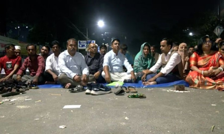 শাহবাগে রাতভর অবস্থান ১–১২তম নিবন্ধিত নিয়োগবঞ্চিত শিক্ষকদের