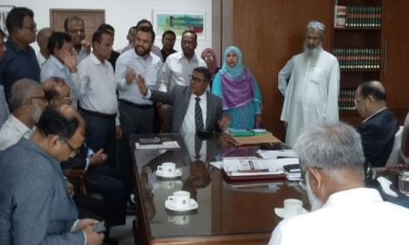 পদোন্নতির দাবিতে জনপ্রশাসন সচিবের সঙ্গে কর্মকর্তাদের সাক্ষাৎ, পদক্ষেপ নেয়ার নির্দেশ