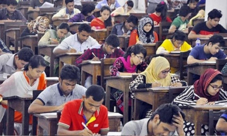 সরকারি-বেসরকারি মেডিকেল কলেজে আসন কমল ৭২২টি