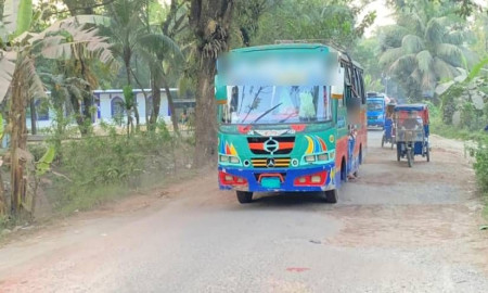 লক্ষ্মীপুরে ঝুঁকিপূর্ণ বাস চলাচল, বাড়ছে দুর্ঘটনার আশঙ্কা